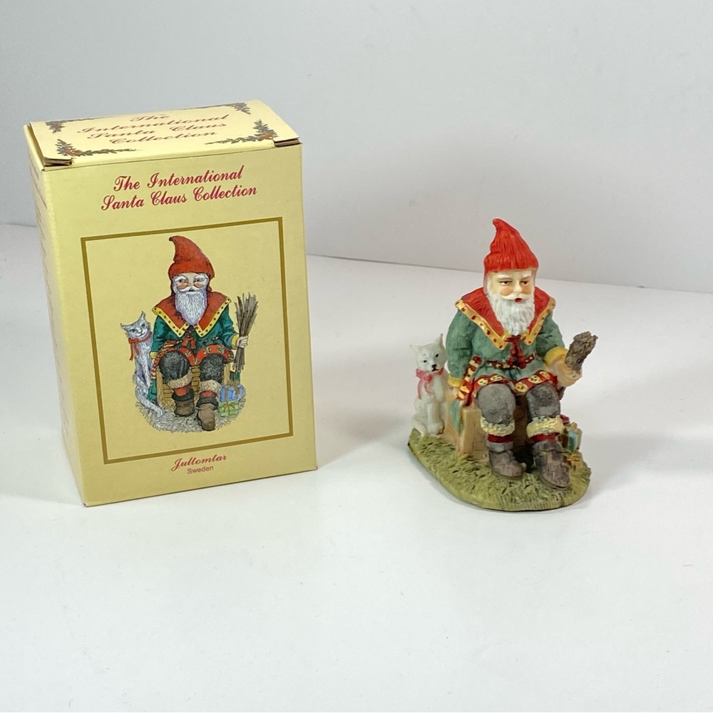 International Santa Claus Jultomtar Sweden Cat Figurine Christmas 1993